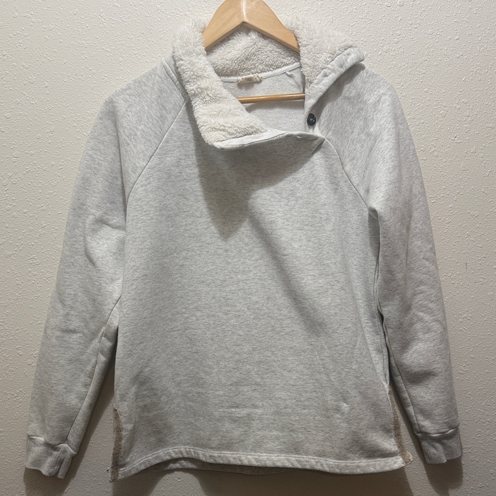 Hem & thread Cozy Gray Pullover with Sherpa Collar, Size S